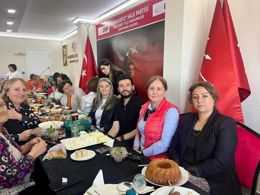 CHP’Lİ KADINLAR ANNELERİ UNUTMADI