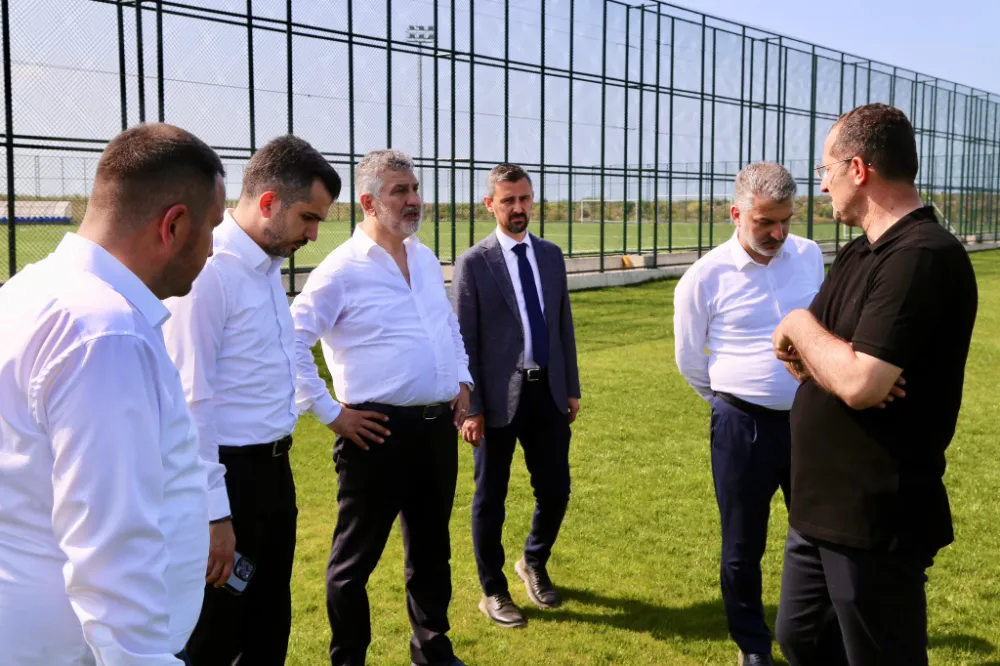 AK PARTİ HEYETİ SAHİL VE SPOR TESİSLERİNİ İNCELEDİ