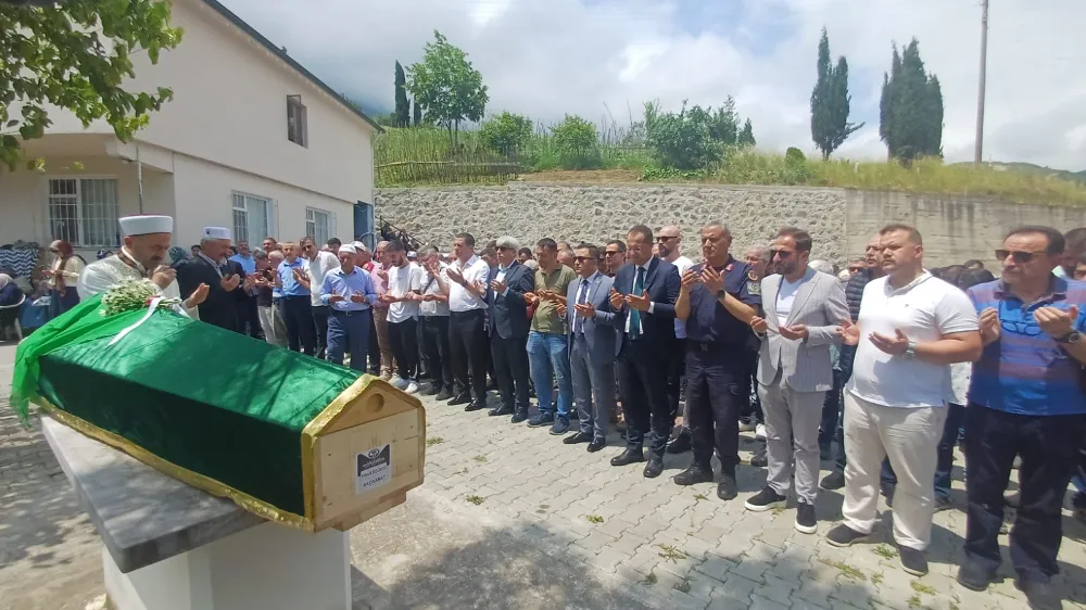 GENÇ ANNE SON YOLCULUĞUNA UĞURLANDI