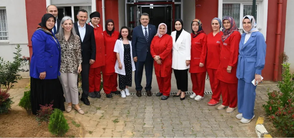 BAŞKAN GENÇ’TEN HUZUREVİ SAKİNLERİNE ZİYARET