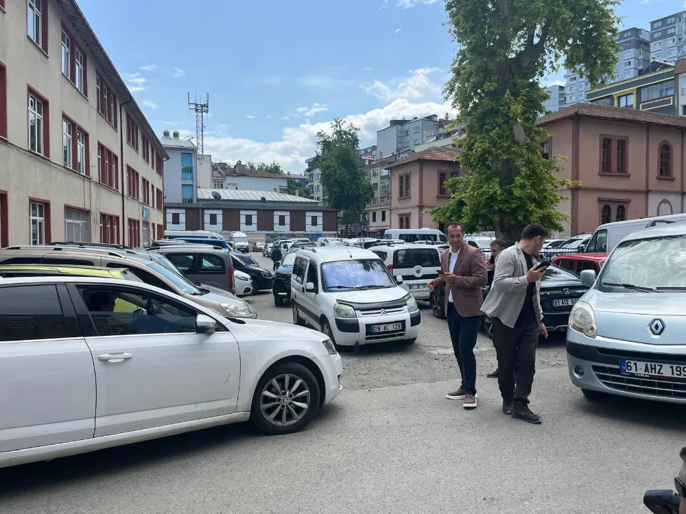 BAŞKAN TRAFİKÇİ GİBİ