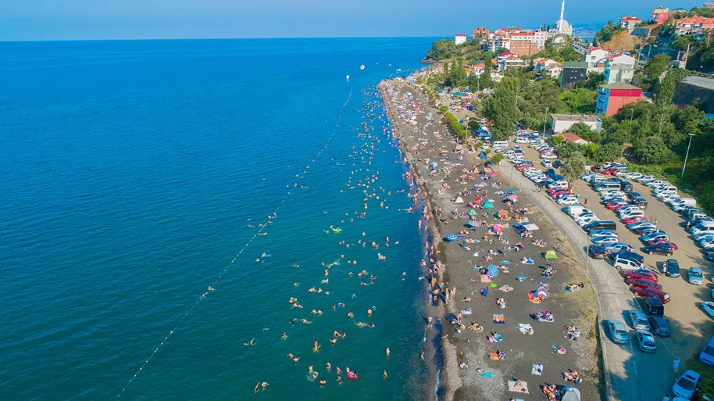 AKÇAABAT PLAJLARI YÜZMEYE HAZIR