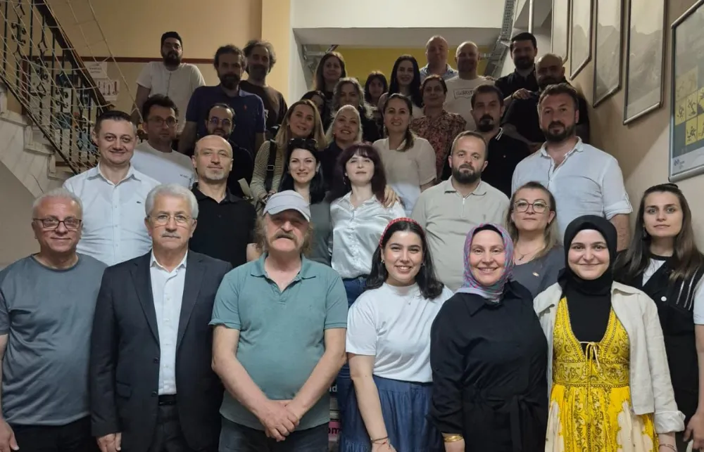 MEZUNLAR BULUŞUYOR, HATIRALAR ŞARKIYA DÖNÜŞÜYOR