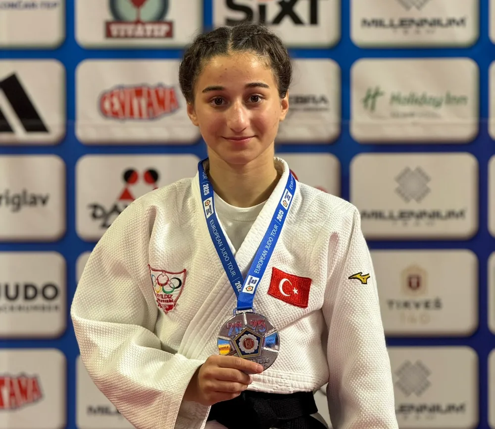 YAĞMUR YILMAZTÜRK’TEN AVRUPA’DA GÜMÜŞ ZAFER!