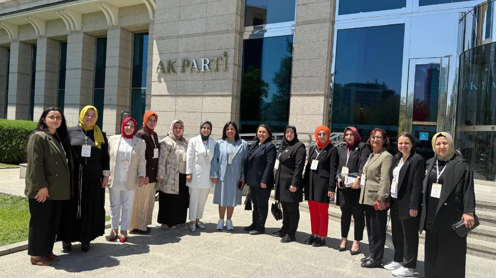 AK KADINLARDAN LİDERLİK AKADEMİSİ’NDE GÜÇLÜ KATILIM