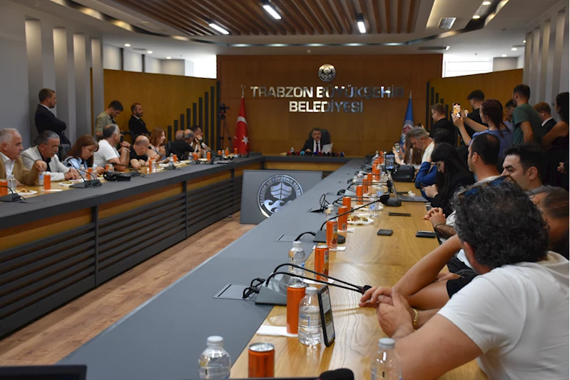 Trabzon Büyükşehir Belediye Başkanı Genç, CHP Genel Başkanı Özel