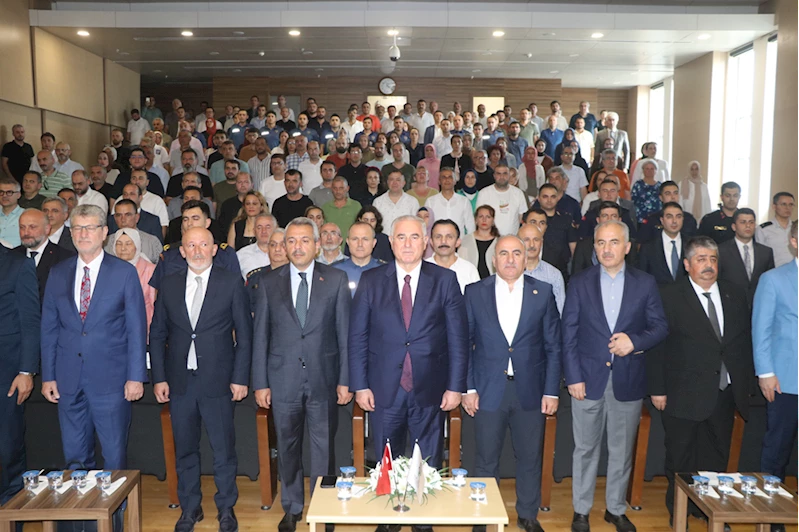 Kamu Başdenetçisi Akarca, "Ombudsman Rizelilerle Buluşuyor" programında konuştu: