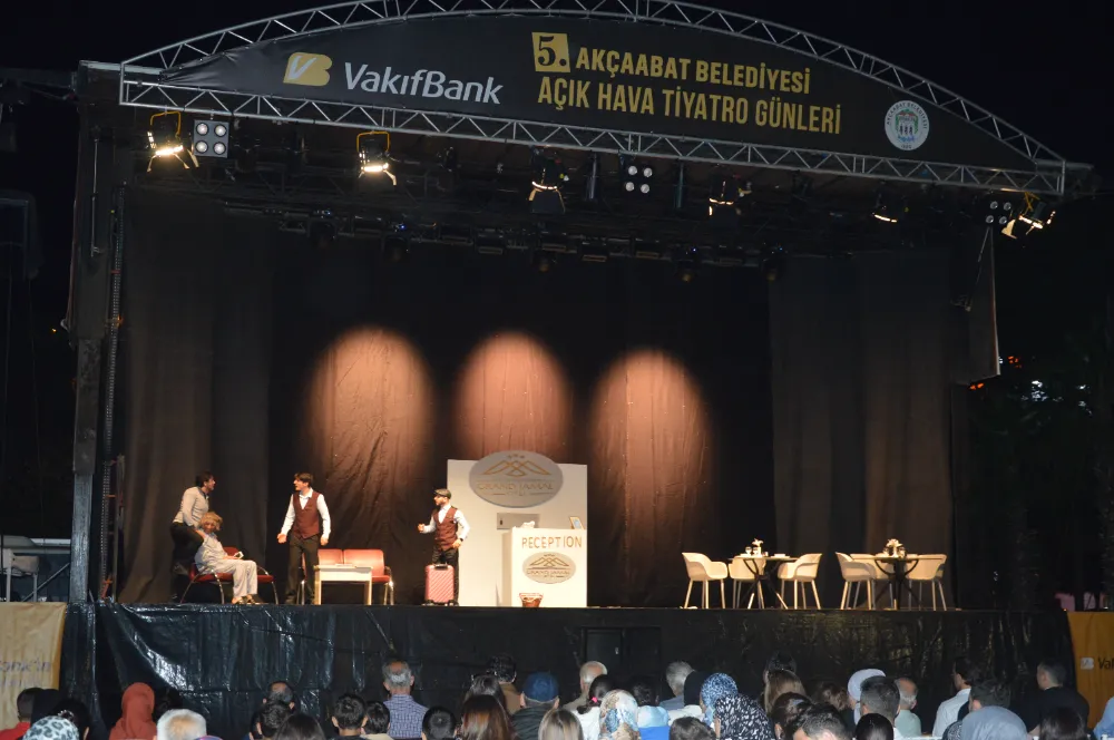 PERDELER ‘ŞÜKRAN TRABZON’LA AÇILDI
