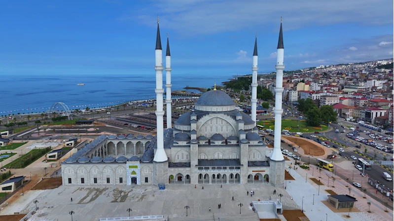 Trabzon Valisi Yıldırım, Hanife Hatun Camisi