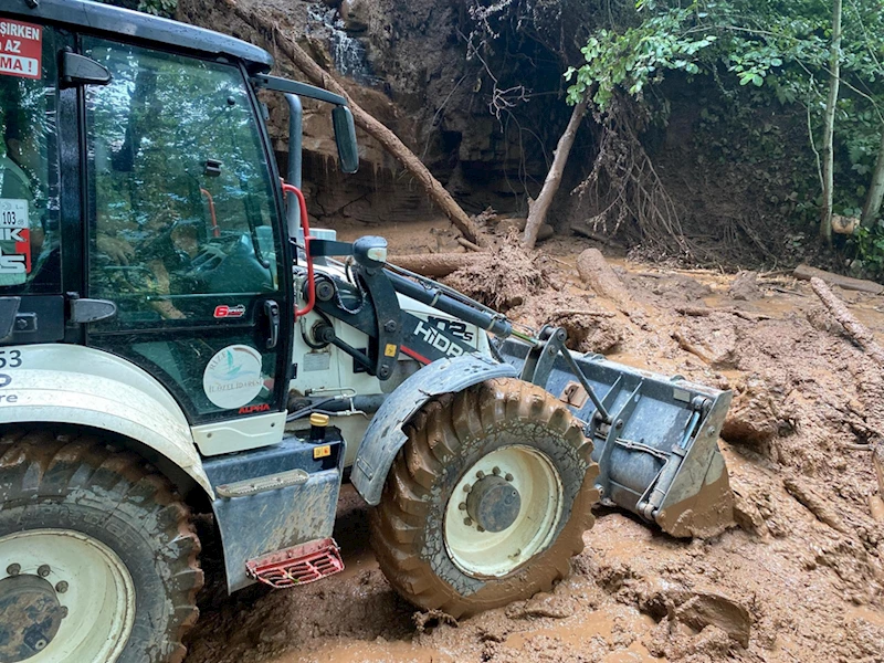 Rize'nin bazı ilçelerinde heyelanlar meydana geldi