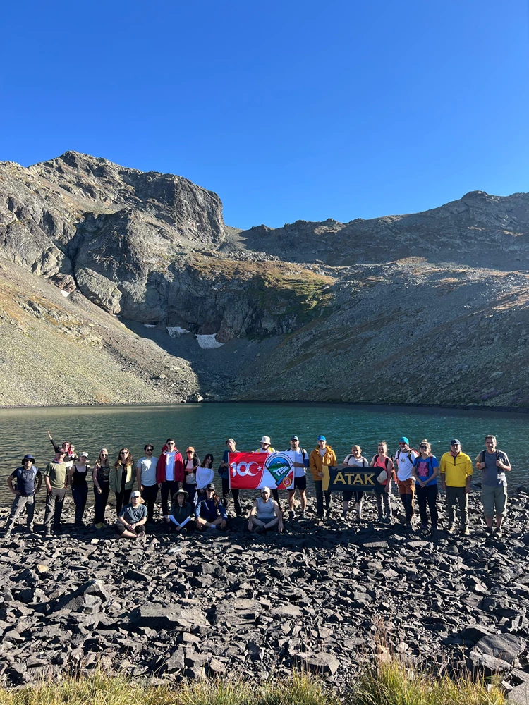 Giresun ve Trabzonlu sporcular Karagöl dağına tırmandı
