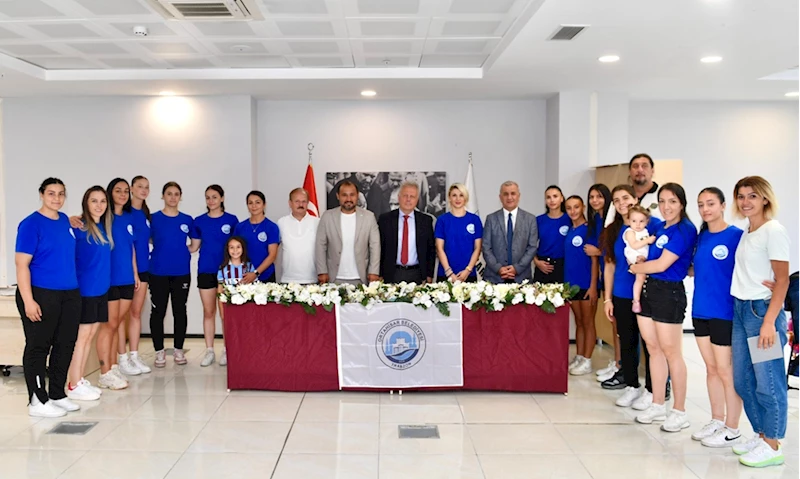 Ortahisar Belediyespor, 15 oyuncuyla sözleşme imzaladı