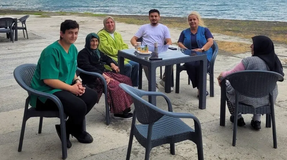 HUZUREVİ SAKİNLERİ YILDIZLI SAHİLİNDE