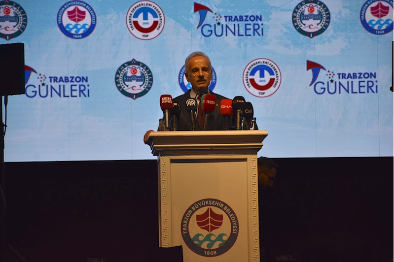 Ulaştırma ve Altyapı Bakanı Uraloğlu, Trabzon Günleri'nin açılışına katıldı