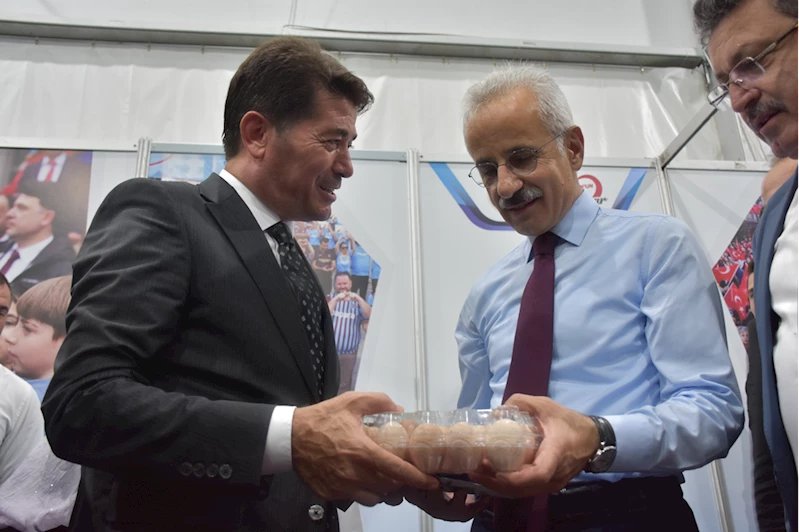 Ulaştırma ve Altyapı Bakanı Uraloğlu, Trabzon Günleri'nin açılışına katıldı