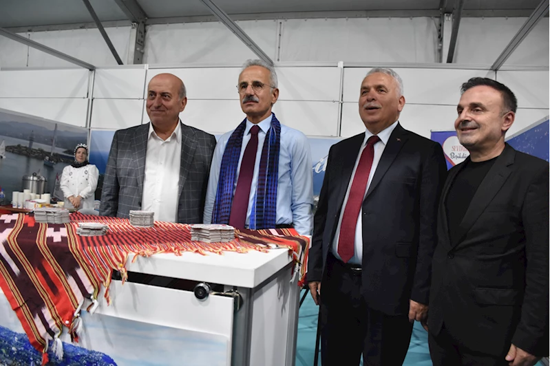 Ulaştırma ve Altyapı Bakanı Uraloğlu, Trabzon Günleri'nin açılışına katıldı