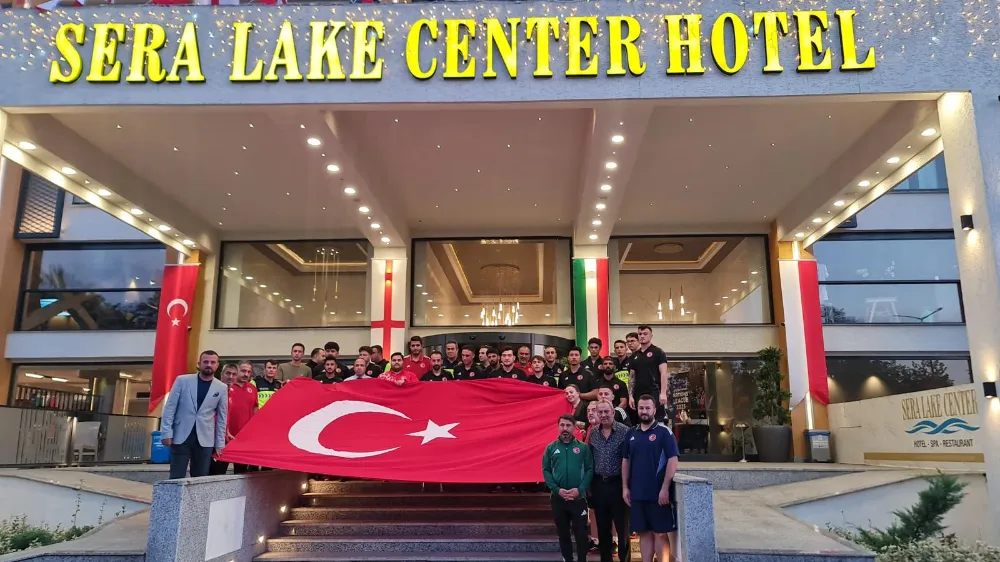 SİVRİKAYA’DAN AMPUTE MİLLİLERE BAYRAKLI DESTEK