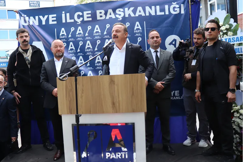 Anahtar Parti Genel Başkanı Ağıralioğlu, Ünye İlçe Başkanlığı binasının açılışına katıldı 