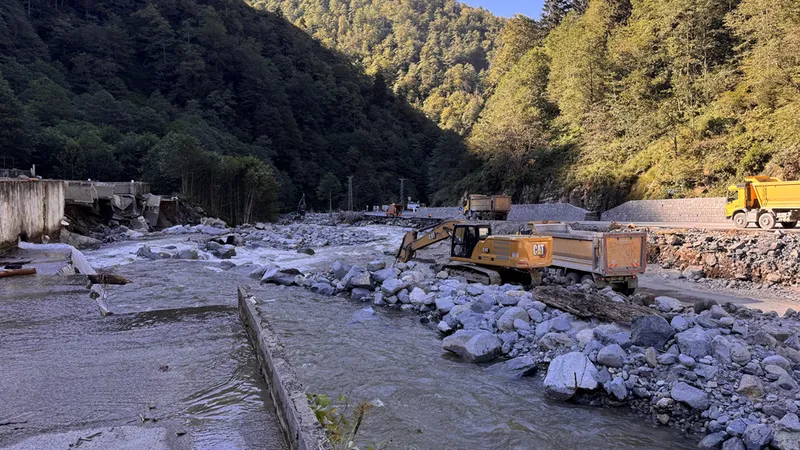 Rize Valisi Baydaş, kentteki şiddetli yağışa ilişkin değerlendirmede bulundu: