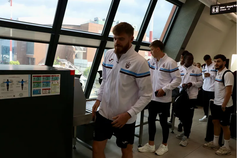 Trabzonspor kafilesi, İstanbul'a gitti