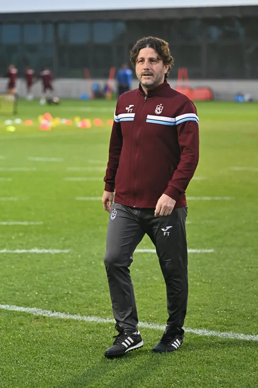 Trabzonspor Teknik Direktörü Fatih Tekke